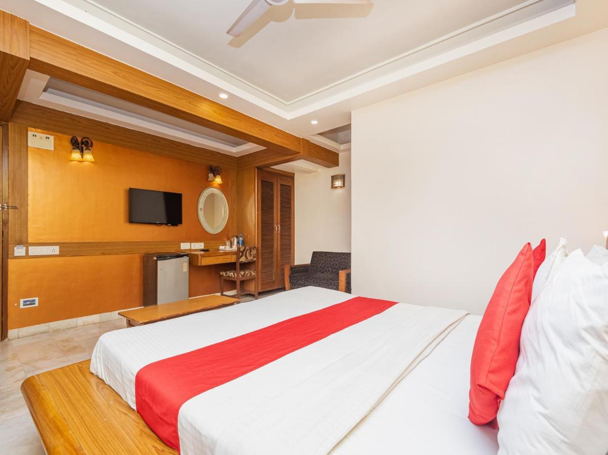 Hotel Balwas Szúrat Kültér fotó