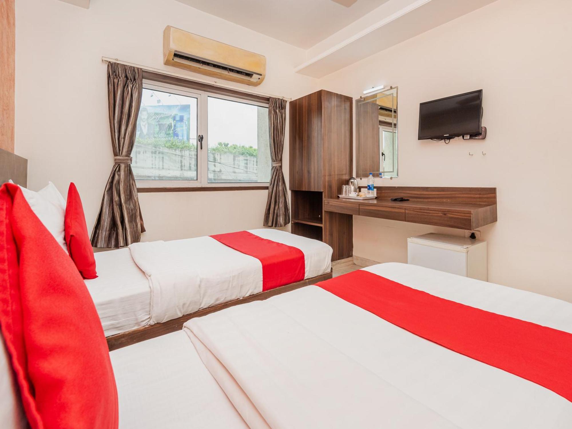 Hotel Balwas Szúrat Kültér fotó
