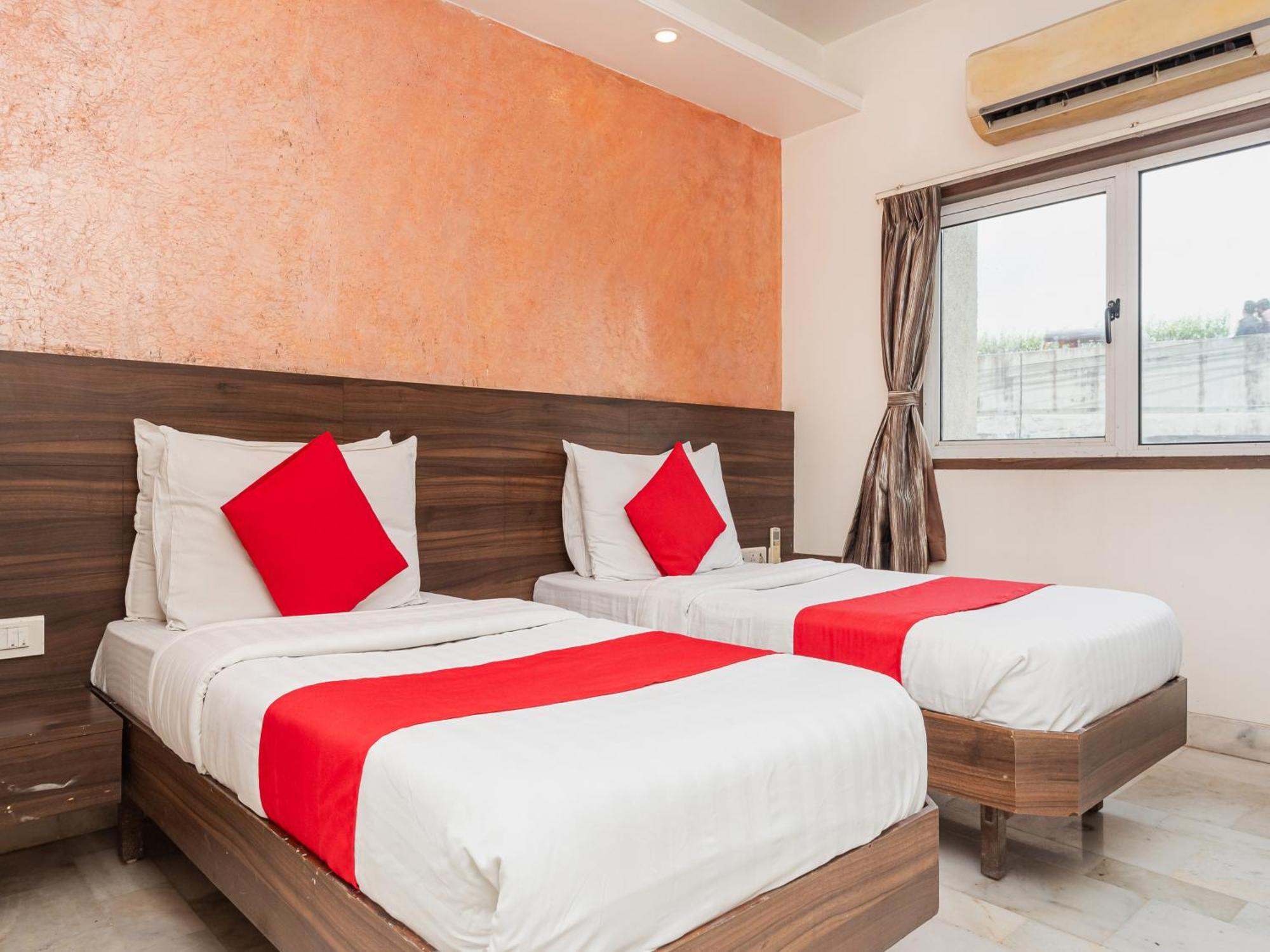 Hotel Balwas Szúrat Kültér fotó