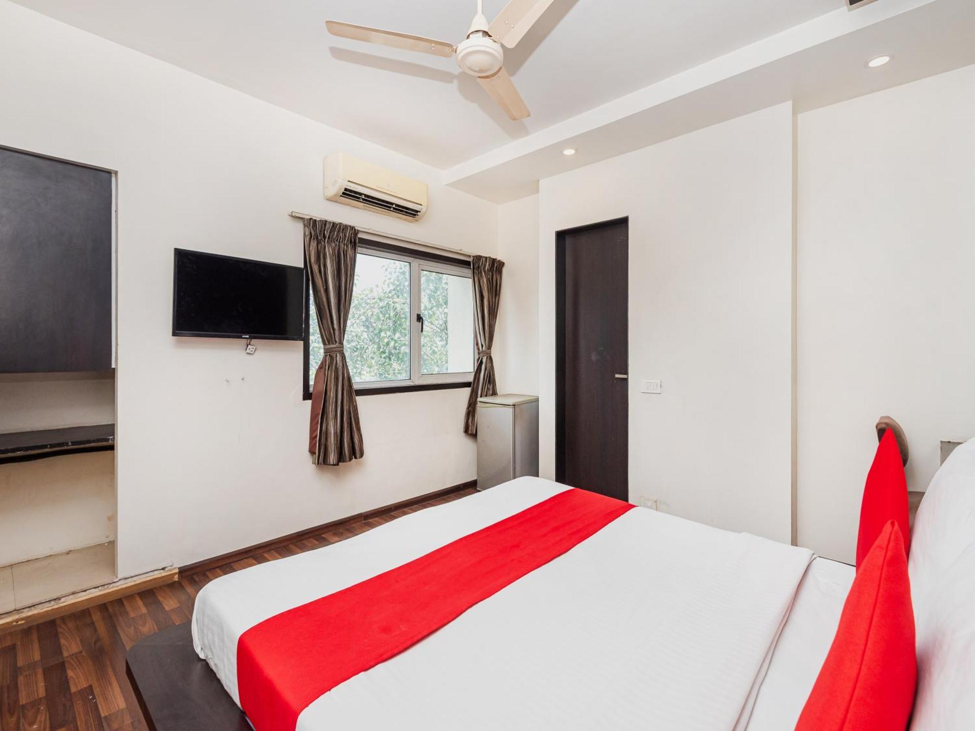 Hotel Balwas Szúrat Kültér fotó