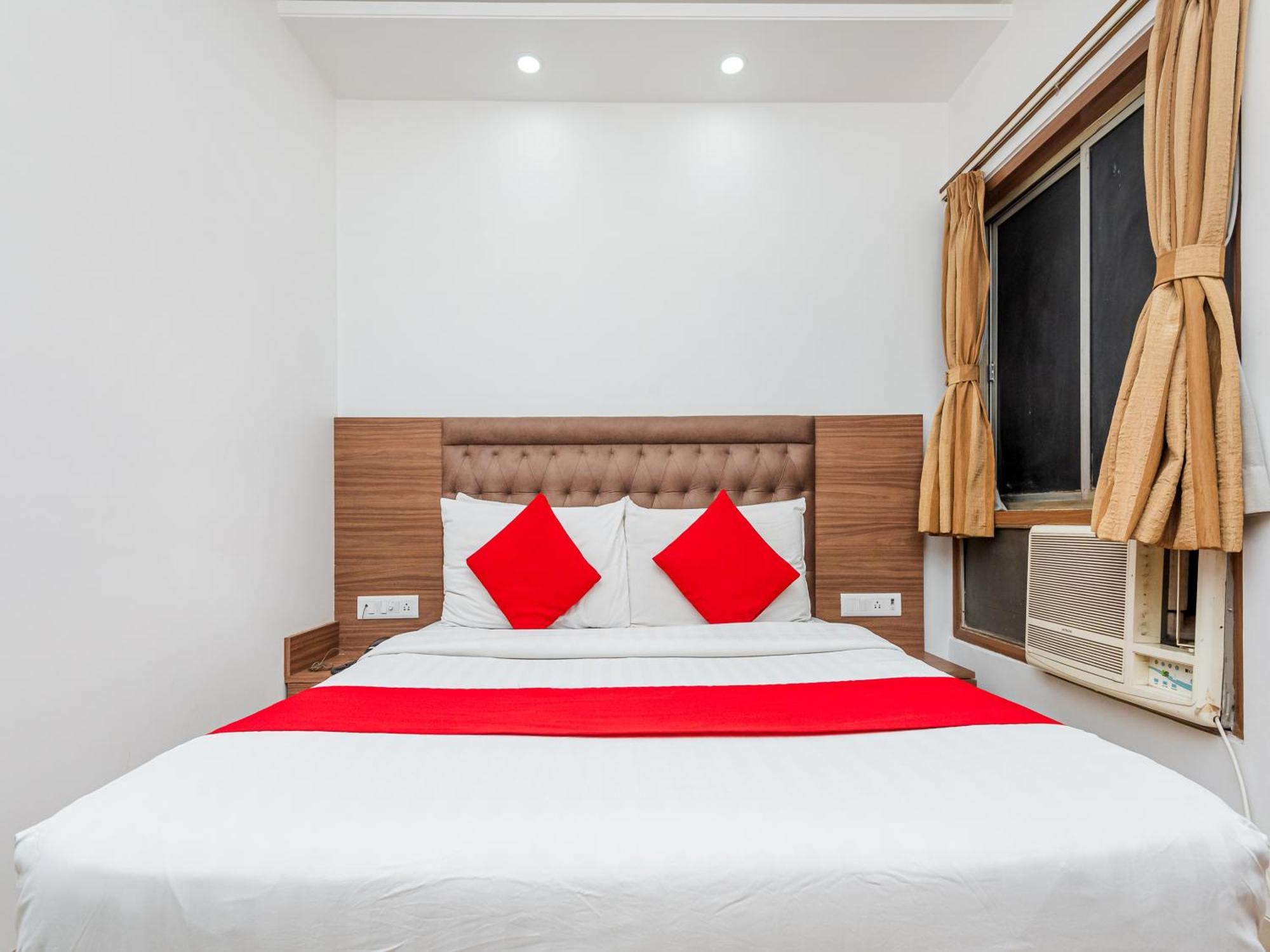 Hotel Balwas Szúrat Kültér fotó