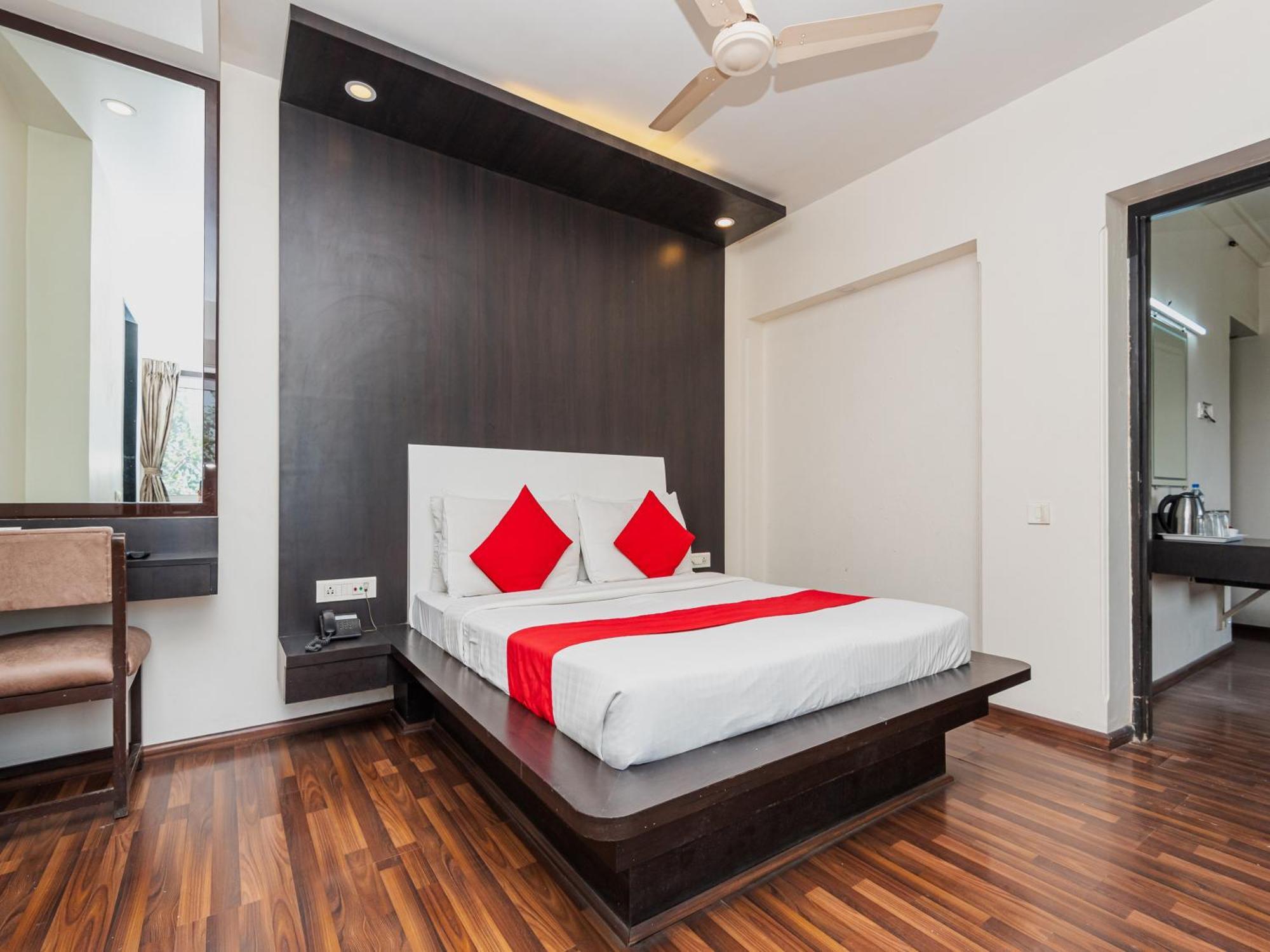 Hotel Balwas Szúrat Kültér fotó