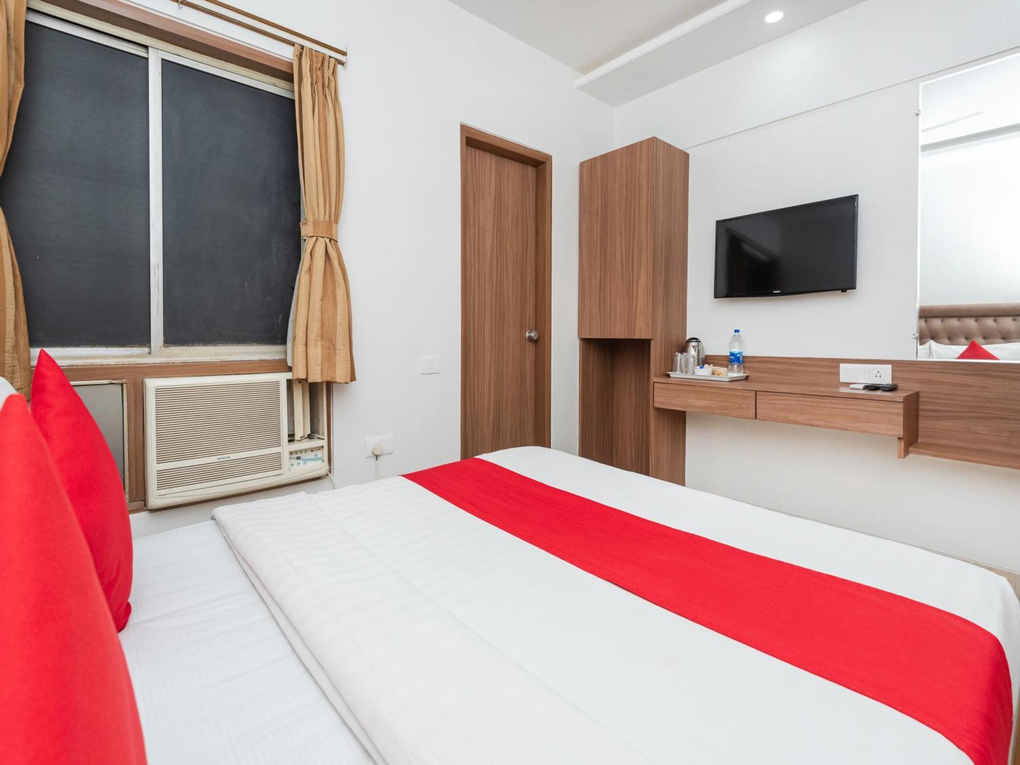 Hotel Balwas Szúrat Kültér fotó